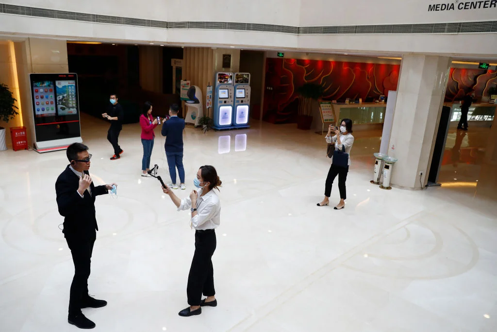 Apple ограничи AirDrop в Китай и така заглуши критични към правителството гласове