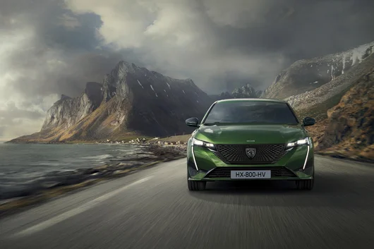 PEUGEOT 308: Градският лъв е с чисто нови дрехи