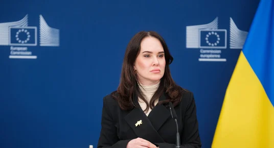 Зеленски освободи зам.-ръководителя на президентската администрация часове след обиски по разследване за корупция
