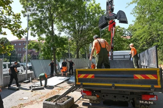 Столичната община запорира сметките и автомобилите на „Капитолия“ 