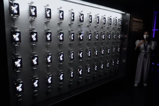 Flex е по-велико от flat - новите устройства на Samsung