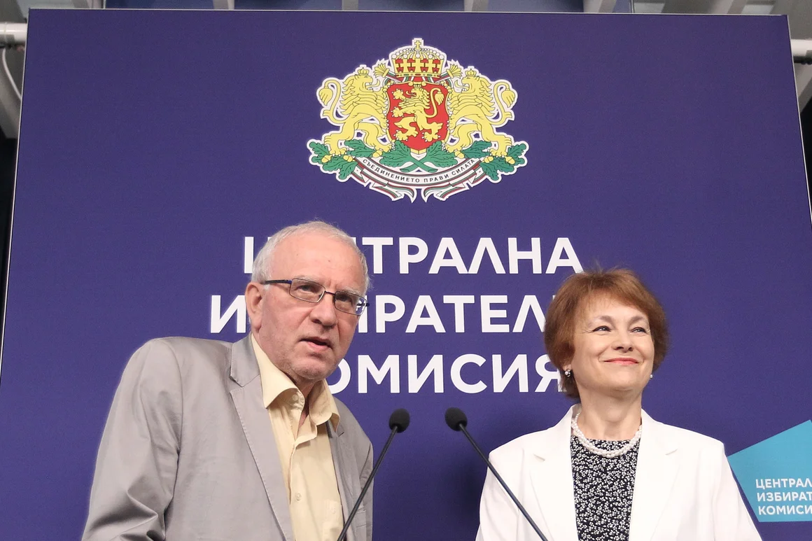"Абсурдно, опасно и цинично": Цветозар Томов обвини ЦИК, че засекретява данните от машинния вот