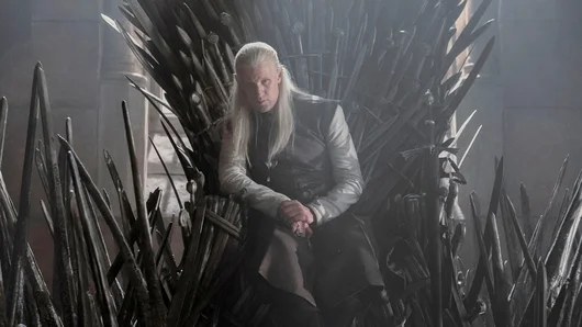 Game of Thrones среща Succession в новия трейлър на House of the Dragon 