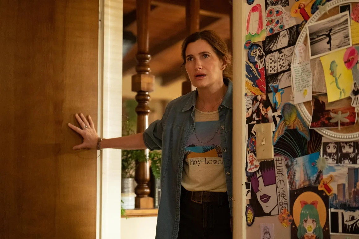 Tiny Beautiful Things (Hulu) - 7 април