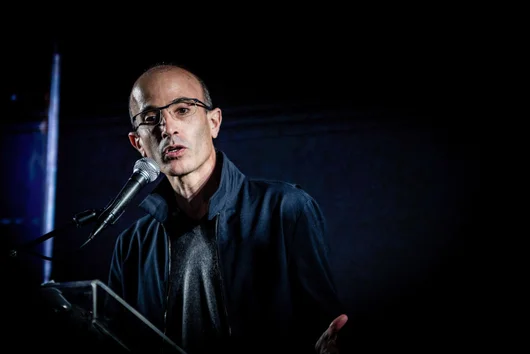 Ювал Ноа Харари: Светът трябва да се намеси в Газа и да разоръжи "Хамас"
