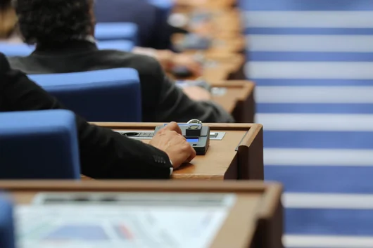 Парламентът прие закона за лобизма, който удря най-вече по неправителствения сектор 