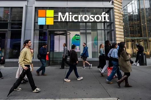 Microsoft предупреди правителства и компании за глобална хакерска атака