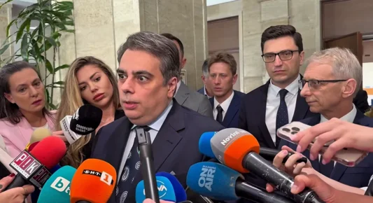 Асен Василев: Дано проектобюджетите на НОИ и НЗОК да са лоша шега