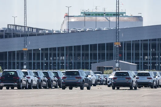 САЩ намалиха митата върху европейските автомобили до 15%