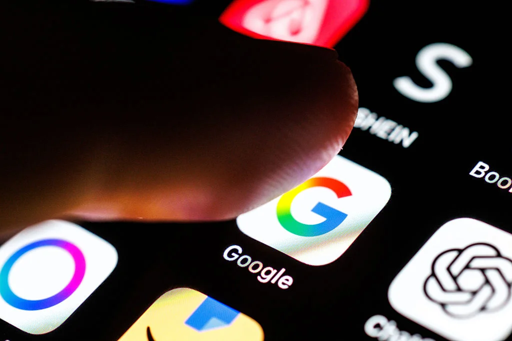 Срив блокира за повече от час достъпа до услугите на Google (Обновена)