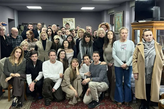 Трупата на Народния театър въстана срещу министъра в оставка - искал тайно да уволни директора