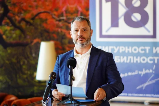 Делян Добрев напусна политиката за трети път