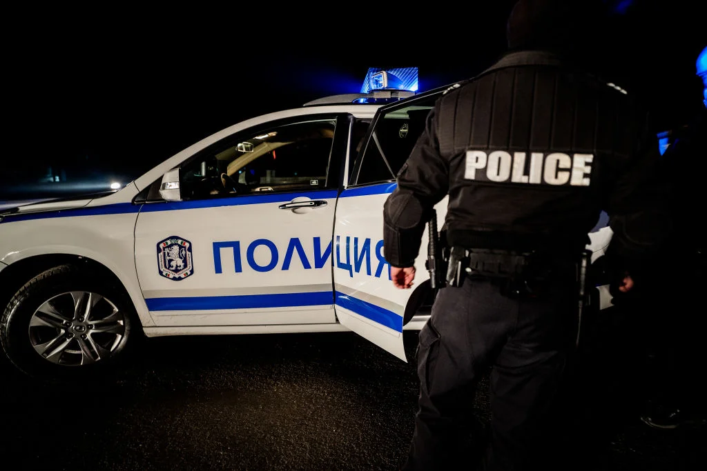 Отново скъсана мантинелa на магистрала - трима загинаха, след като две коли паднаха в дере на АМ „Марица“
