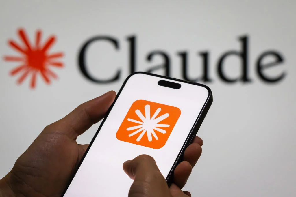 Лични чатове на хора с Claude са се появили в Google заради пропуск на Anthropic