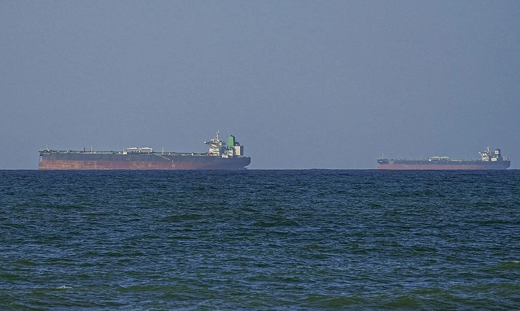 САЩ поразиха 140 цели в Иран, Техеран затвори Ормузкия проток