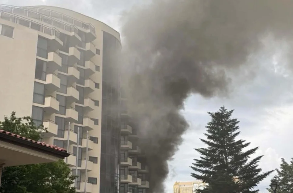 Човек е загинал при пожар в хотел в Слънчев бряг