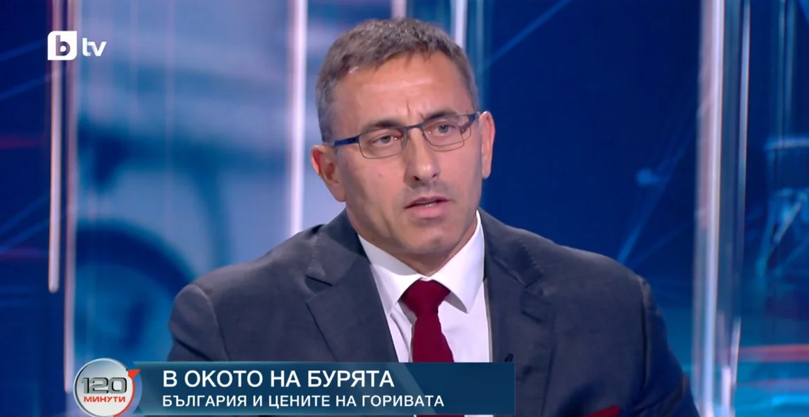 Парламентът орязва правомощията на Румен Спецов в "Лукойл" 