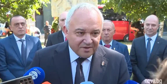 МВР проверява дали Пеевски притежава самолета, с който  пътува до Дубай