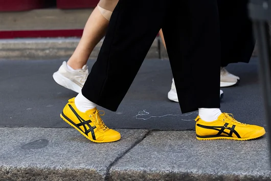 Onitsuka Tiger излиза от сянката на ASICS, след като ретро маратонките ѝ се превърнаха в глобален хит