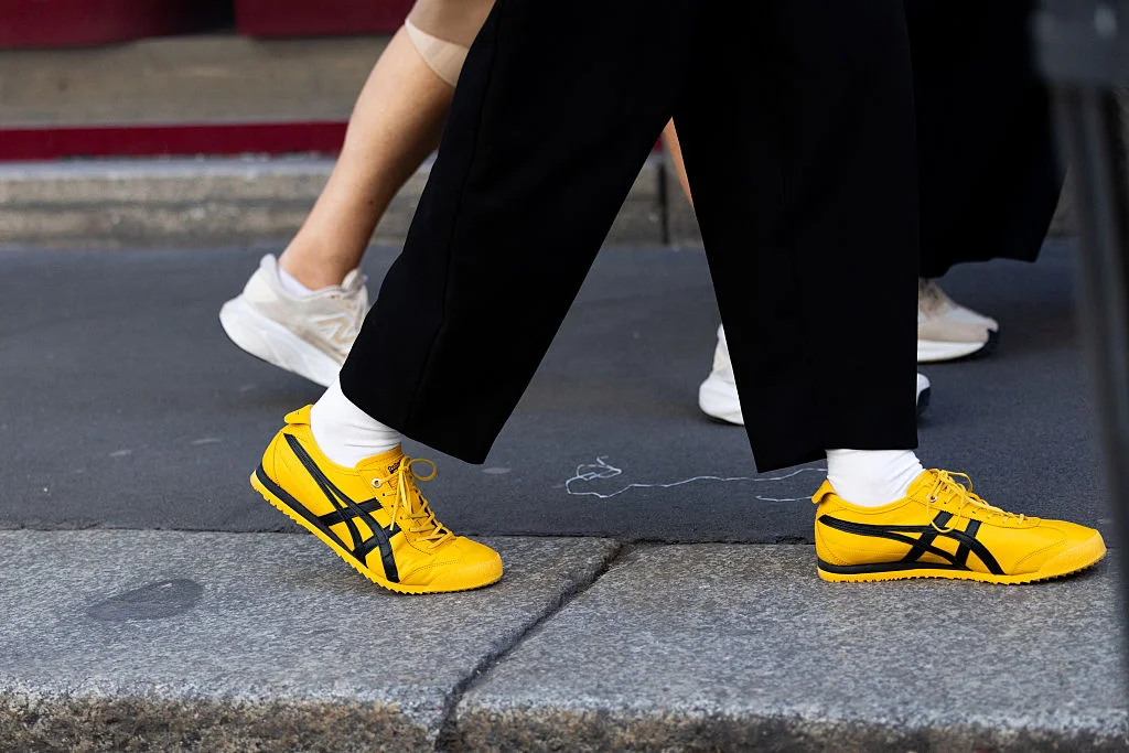 Onitsuka Tiger излиза от сянката на ASICS, след като ретро маратонките ѝ се превърнаха в глобален хит
