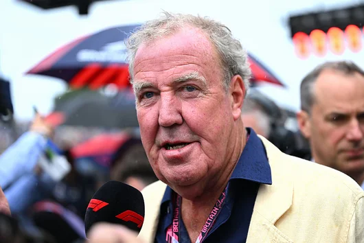 Бившият водещ на Top Gear Джеръми Кларксън се бори с „агресивен“ рак на простатата