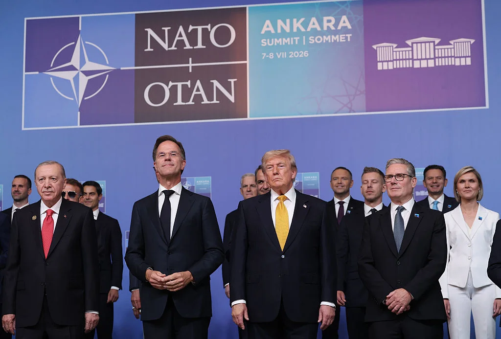 Времето за "преизмисляне" на НАТО а ла Мадона не е настъпило