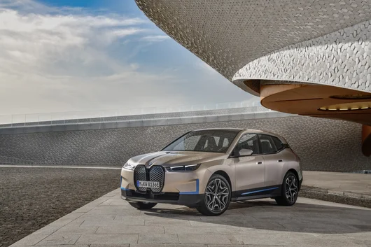 Не, това не е просто "новият модел на BMW". Това е BMW iX