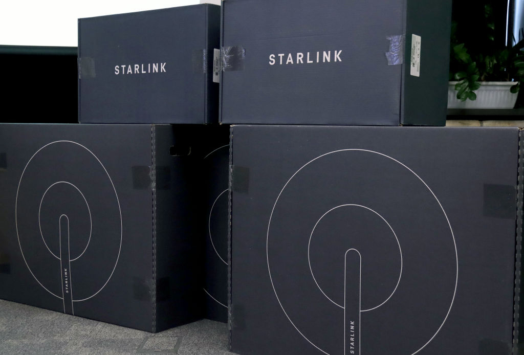 Част от дарените за Украйна комуникационни мрежи "Starlink" 