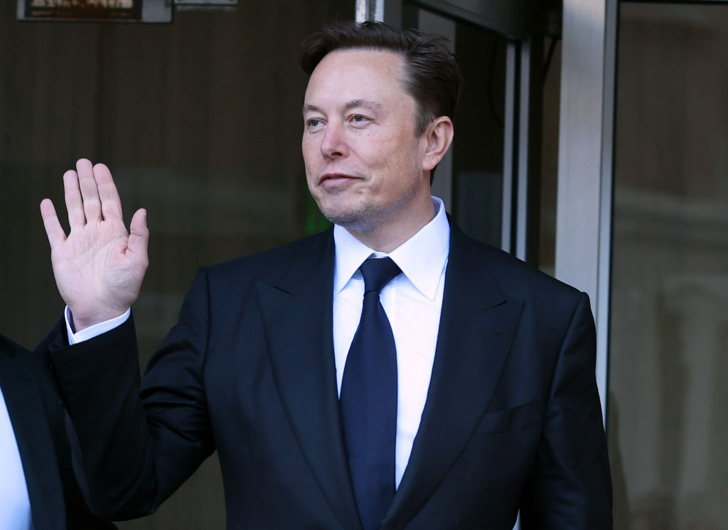 Изпълнителният директор на Twitter и Tesla Илон Мъск