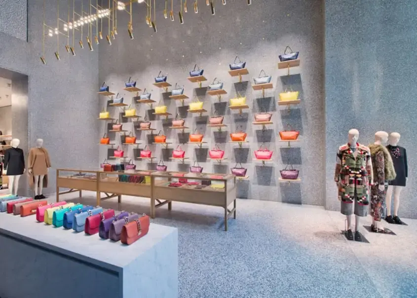 Ако не можеш да победиш нещо, купи го: Kering придобива 30% от Valentino при спадащите продажби на Gucci